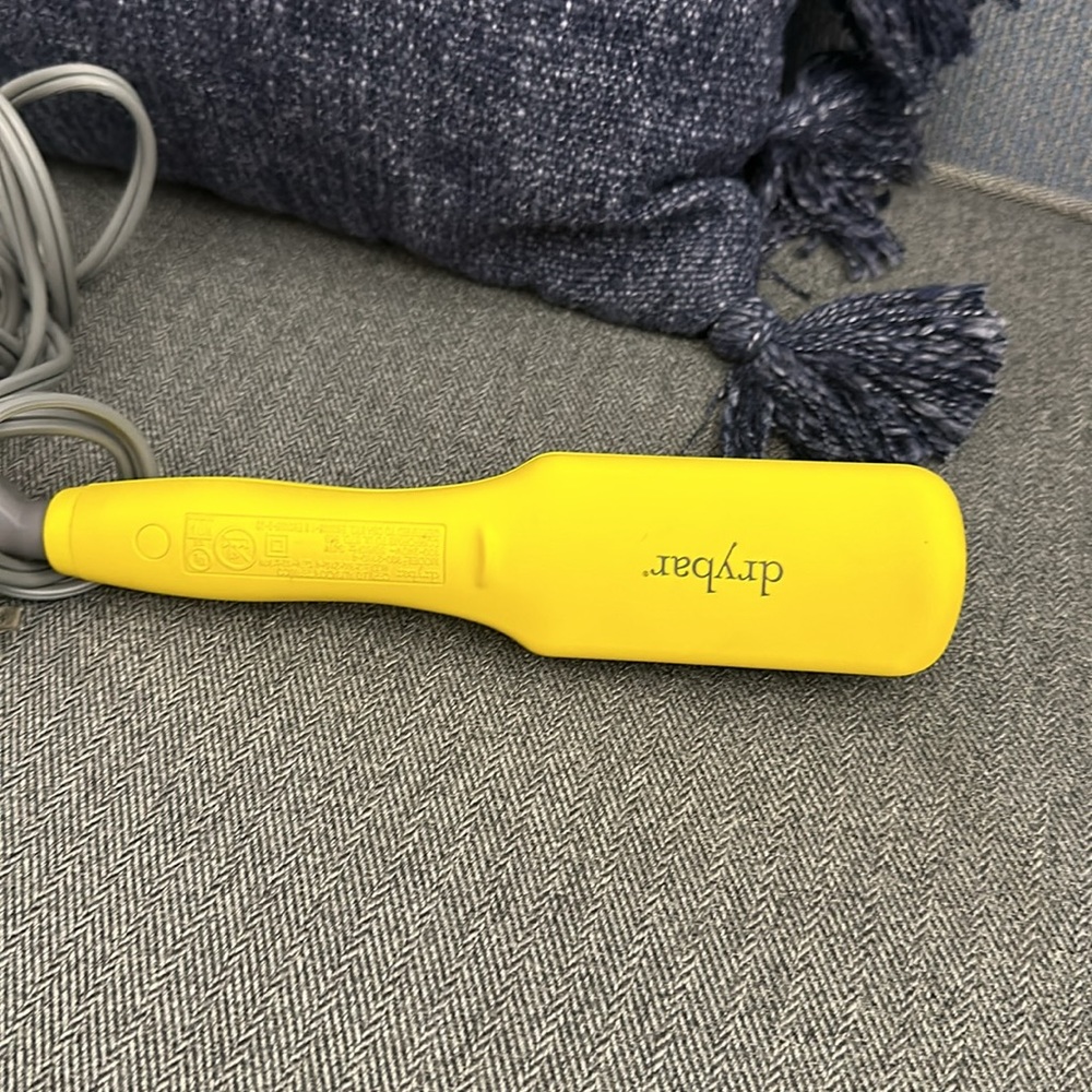 Drybar Mini crush heated Straightening brush